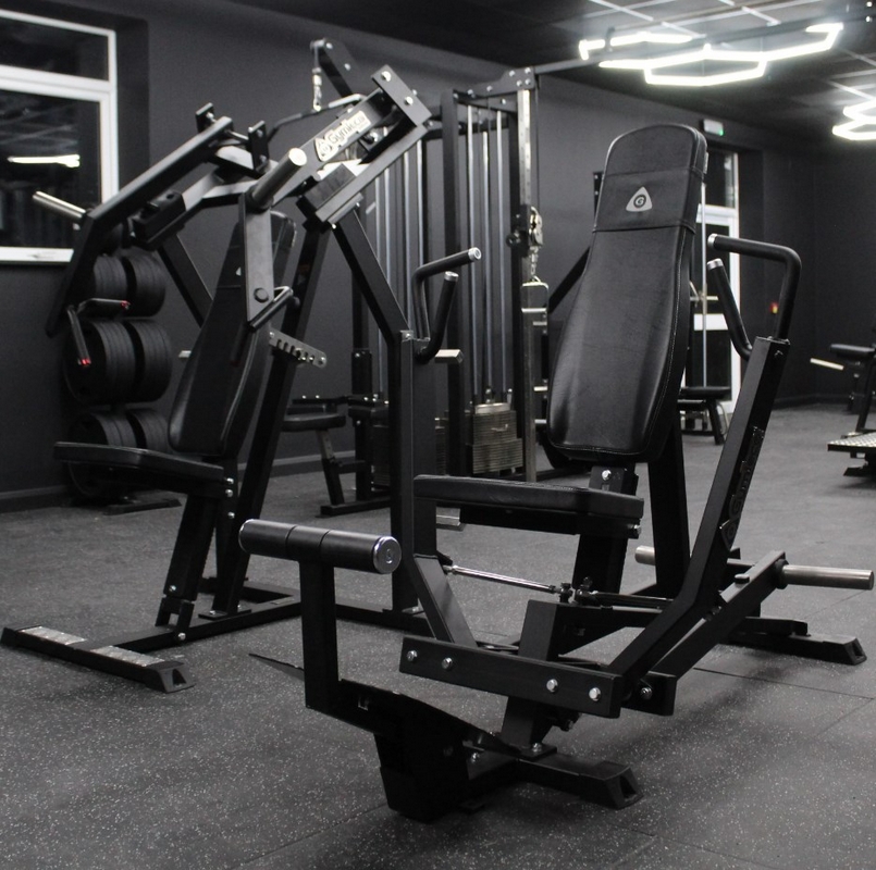 Gymleco 021 Горизонтальный жим сидя на свободных весах для груди | Premium Fitness