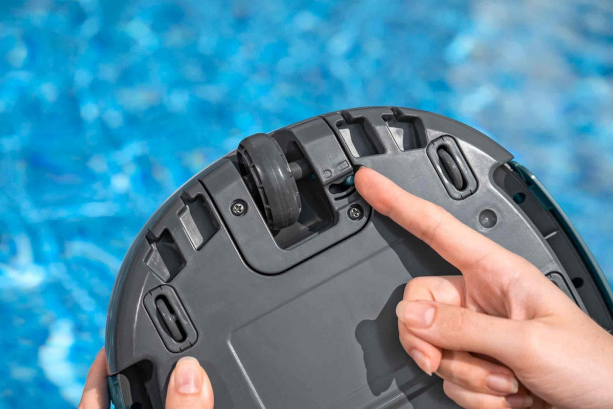 Беспроводной робот-пылесос для бассейнов AquaTronix Pro G150 Bestway 58960 BW