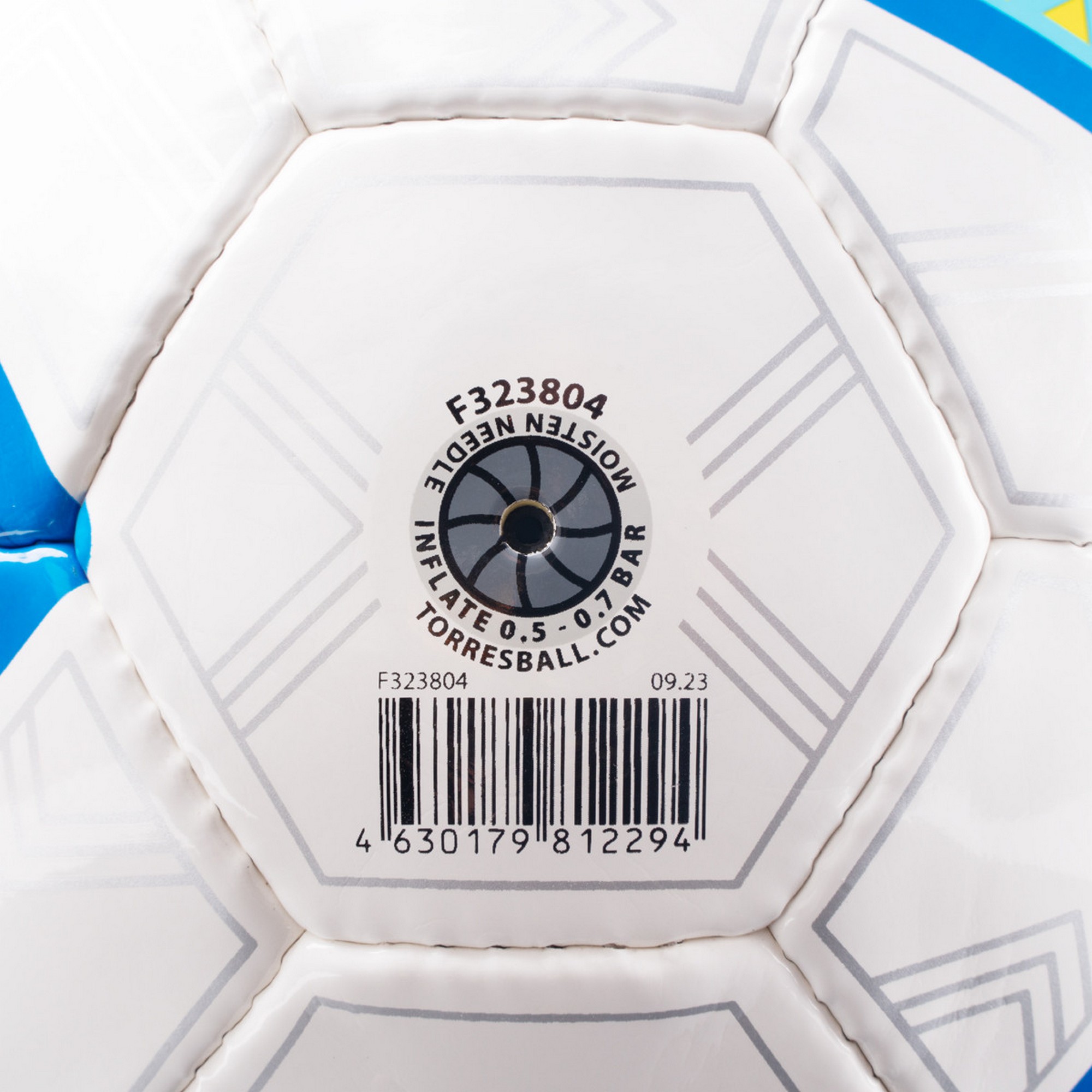 Мяч футбольный Torres Junior-4 F323804 р.4