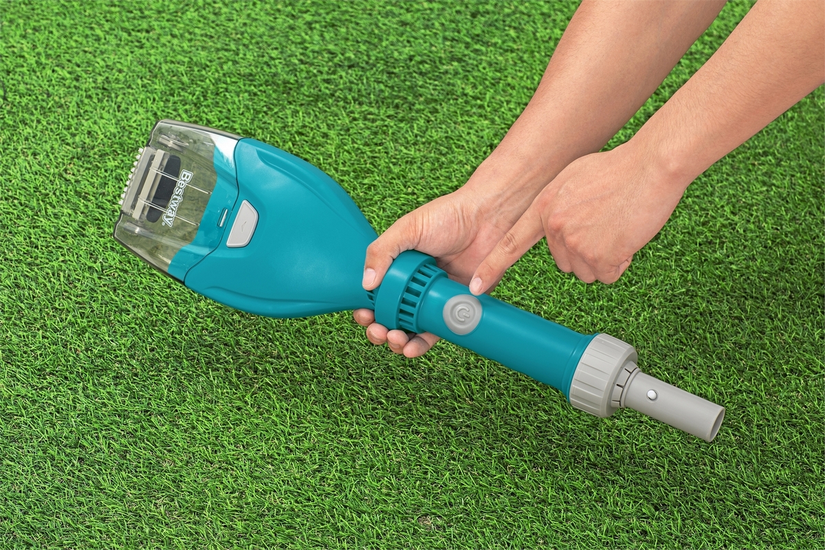 Вакуумный пылесос для чистки бассейна, на батарейках Bestway AquaTech 58770