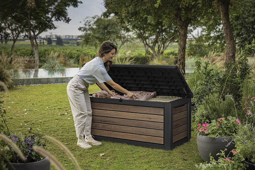 Сундук темно-коричневый Деко 630л (Deco deck 630 L Walnut)