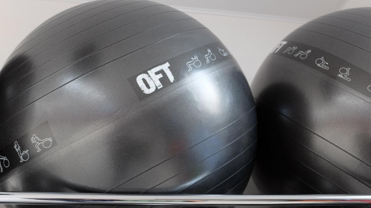 Гимнастический мяч Original Fit.Tools FT-GBPRO-75BK (75 см) коммерч, черный
