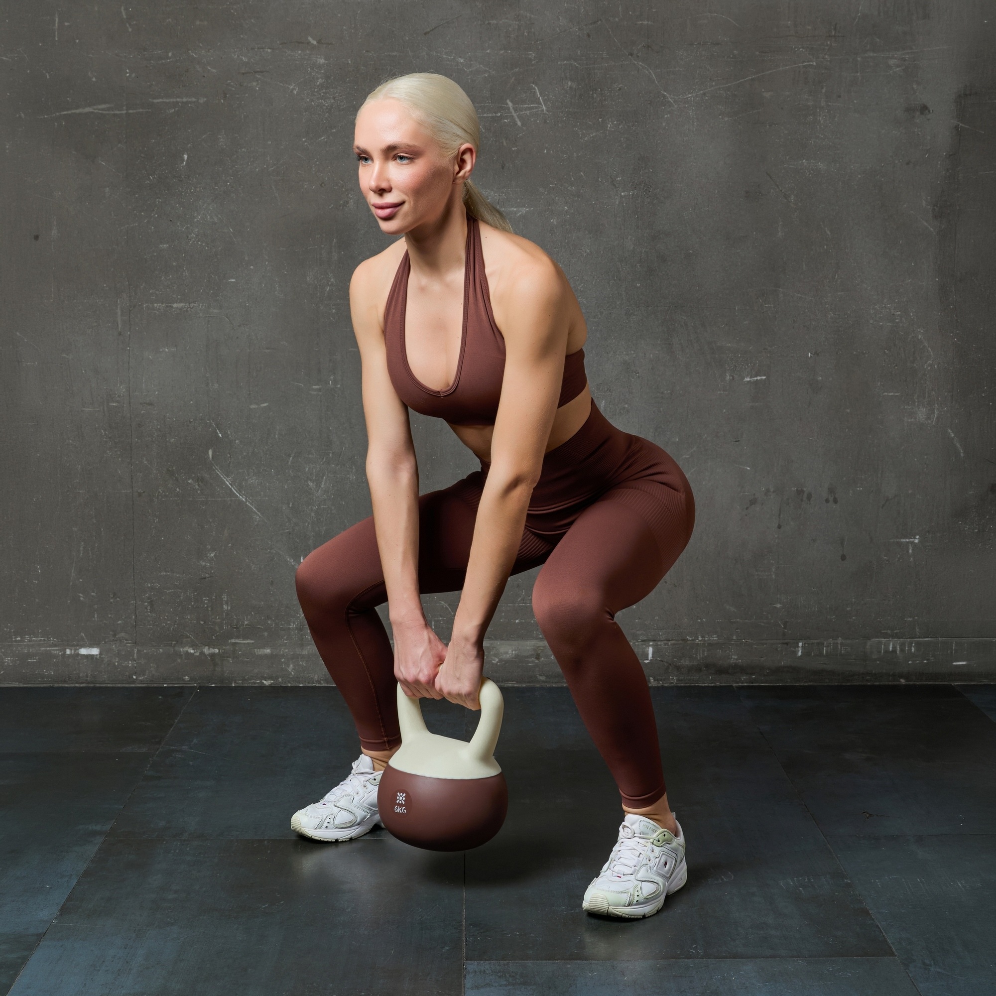 Мягкая гиря 4 кг Live Pro Soft Kettlebell LB7012-04KG бело-коричневый
