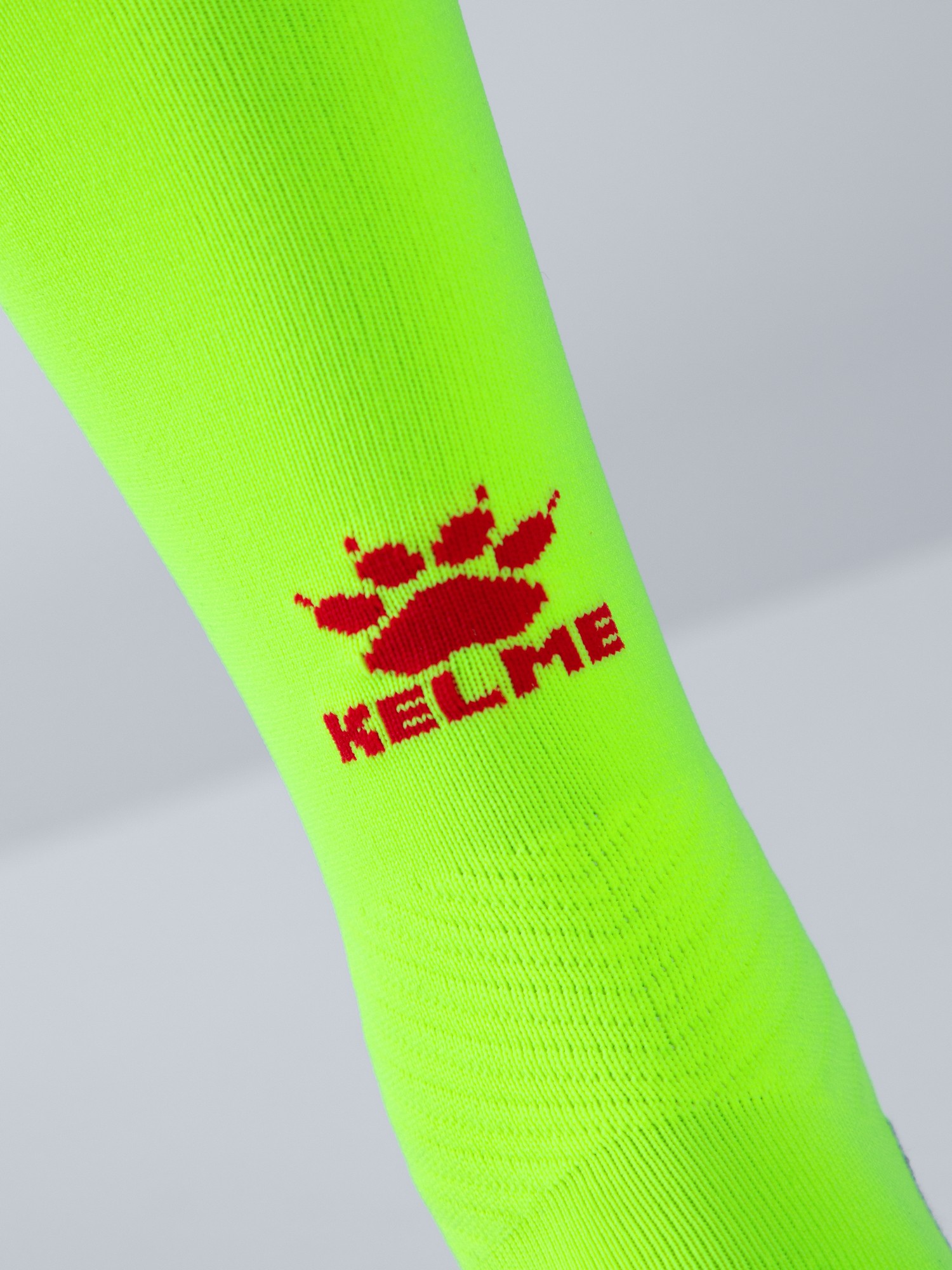 Детские гетры Kelme Children's Football Socks 8101WZ3001-939 Light Green