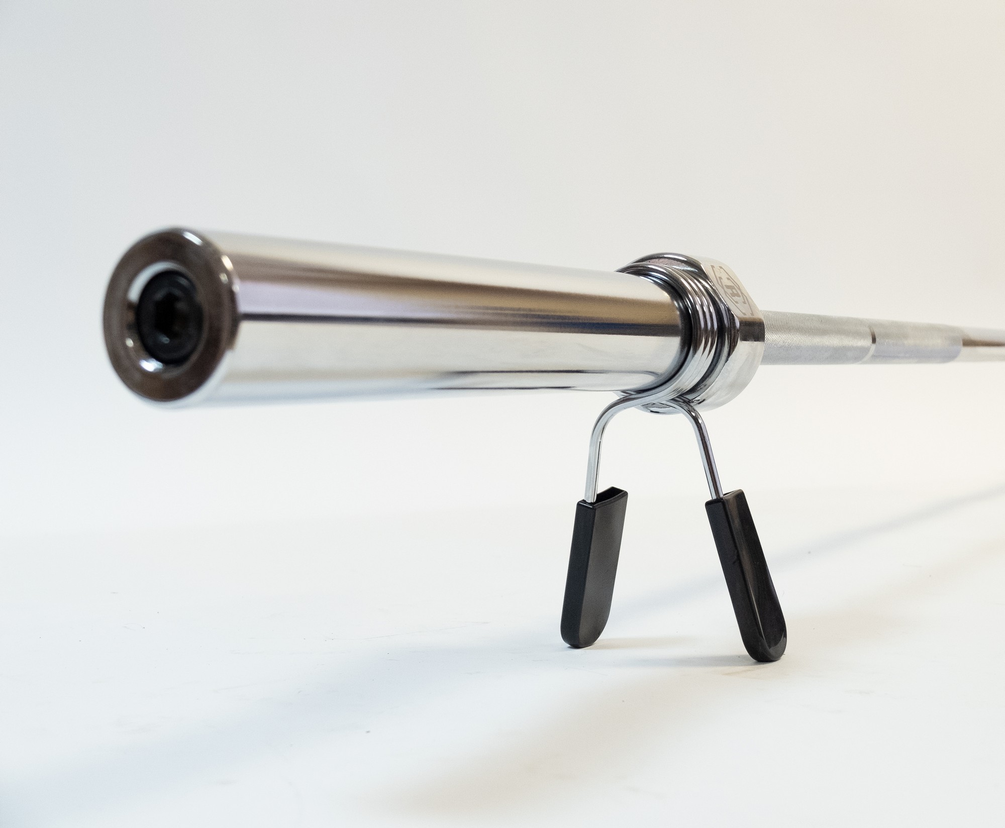 Гриф олимпийский прямой хромированный 72" с замками REBEL R-OB72-C