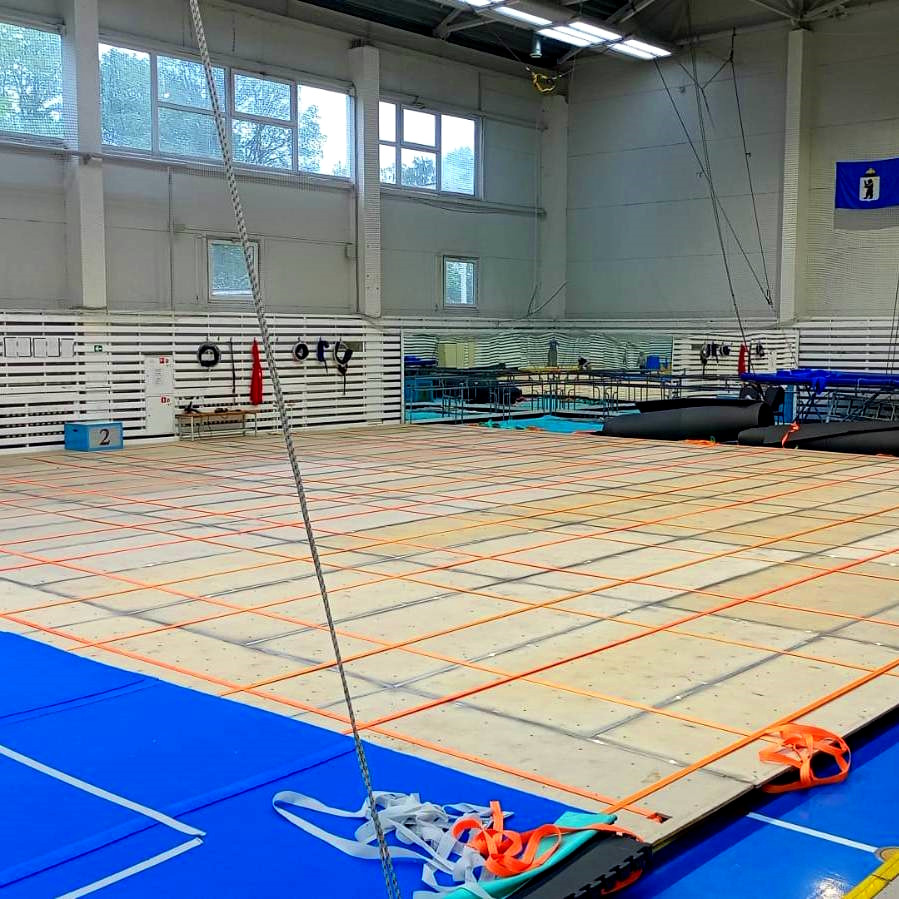 Помост для спортивной гимнастики пружинный GymSport STRONG 9х9 для ковра 9х9