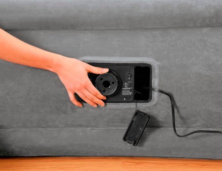 Надувная кровать Intex Comfort-Plush 99х191х46см, встроенный насос 220V 64412