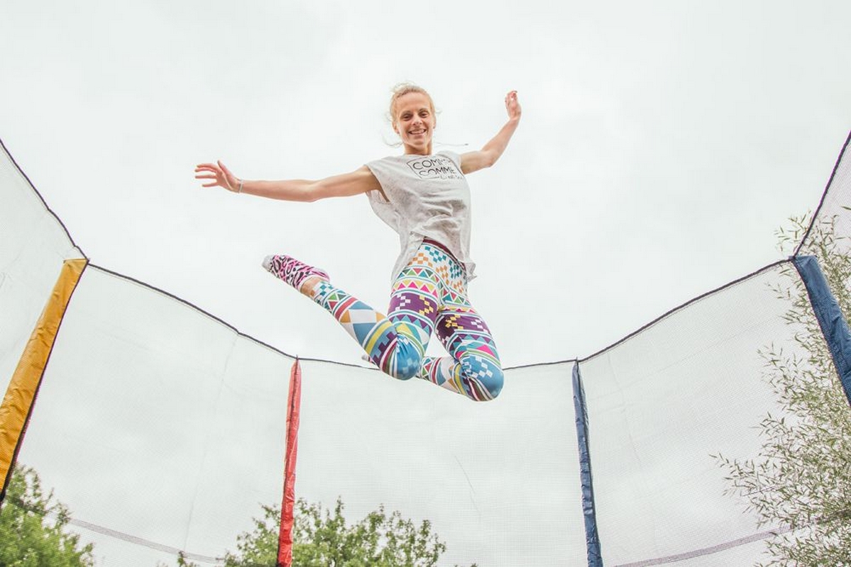 Батут d183см, с ограждением Sundays Fitness Acrobat 414348 разноцветный
