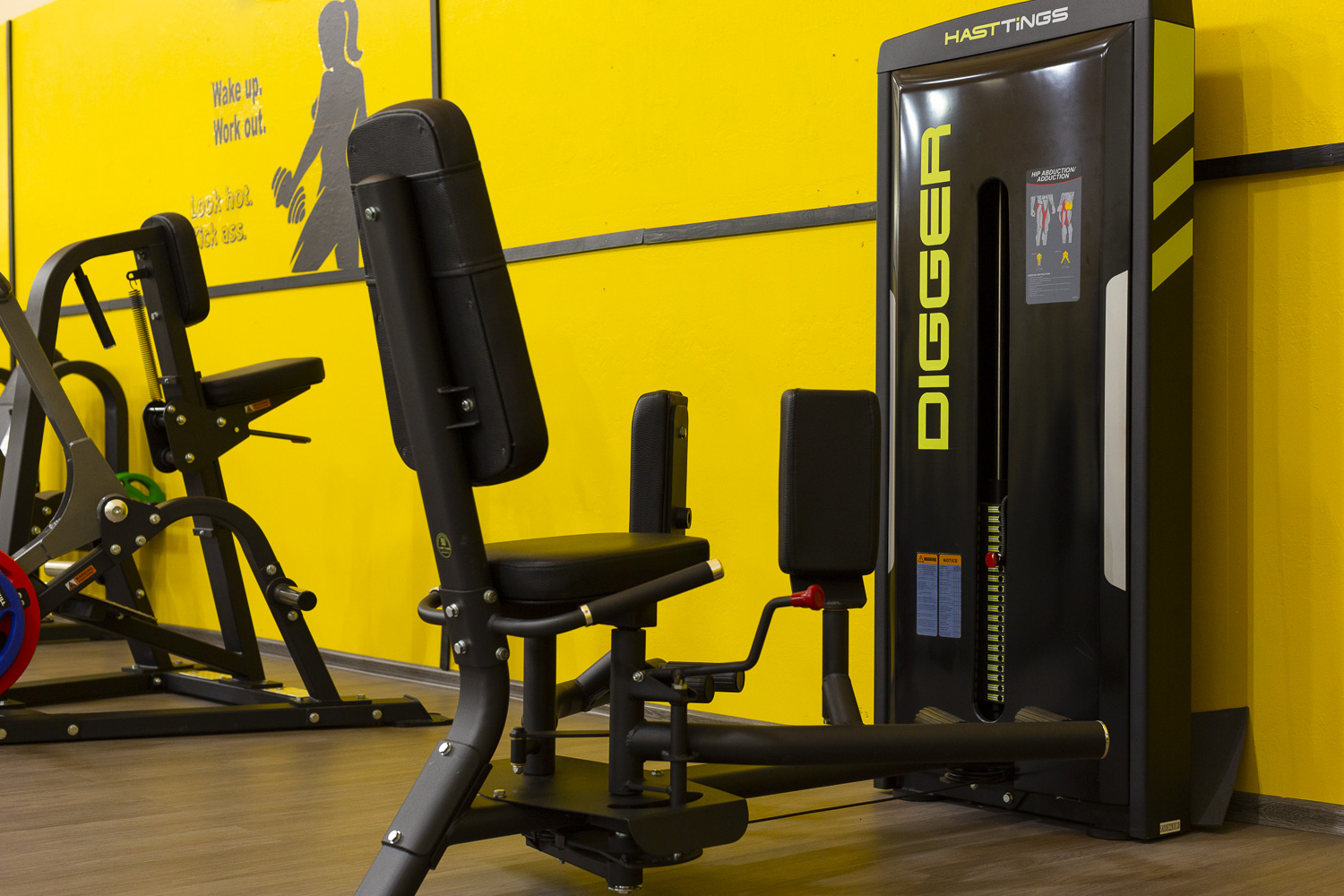 Hasttings Digger HD020-1 Сведение и Разведение Ног Сидя | Premium Fitness
