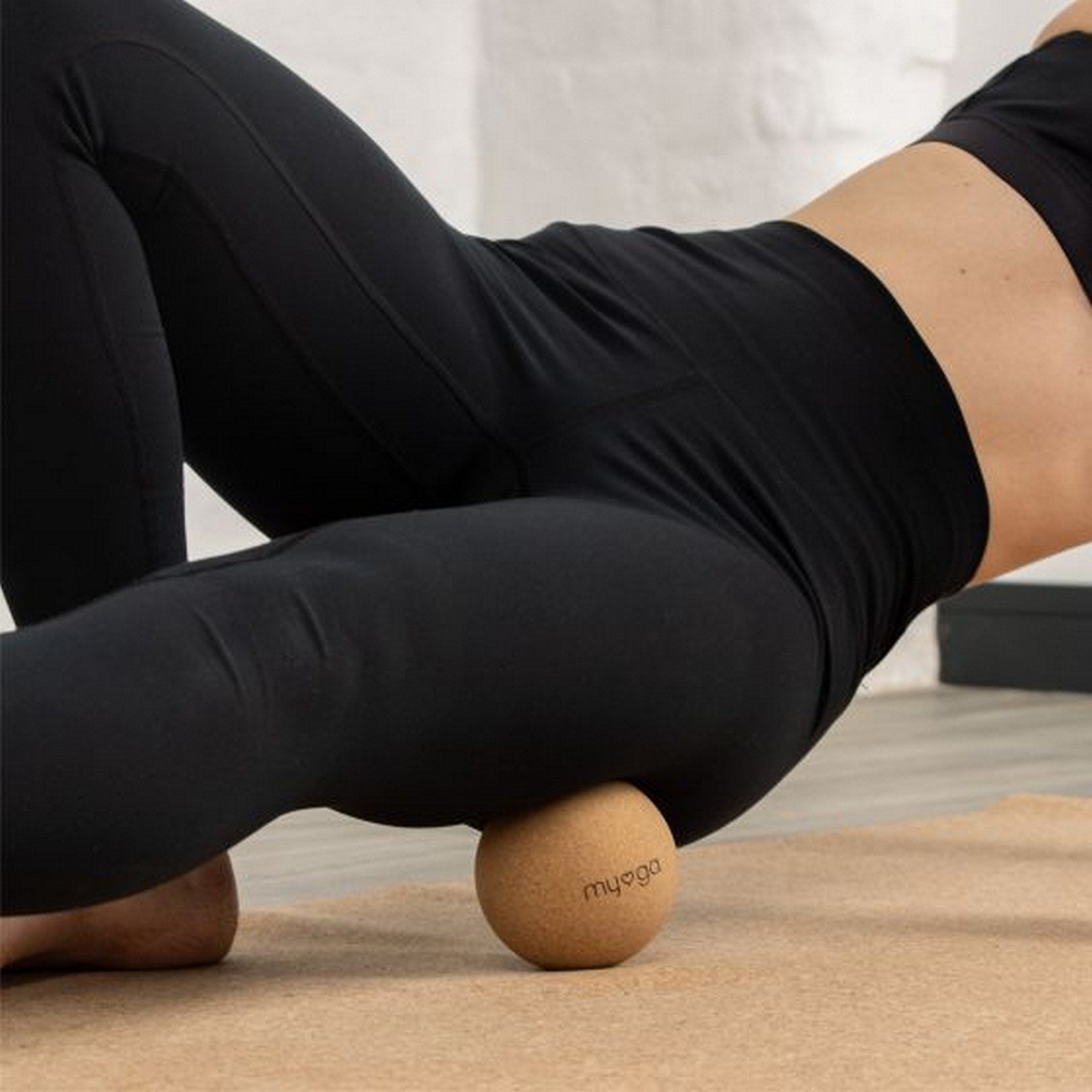 Массажный мяч d10см, пробка Myga Cork Massage Ball RY1347