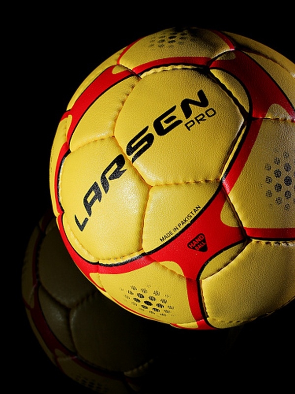 Мяч гандбольный мужской 58-60см Larsen Pro L-Men