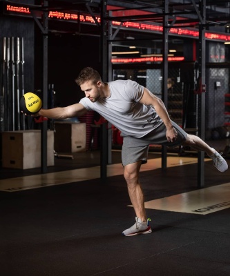 Медбол высокой плотности 1 кг Star Fit GB-702 желтый