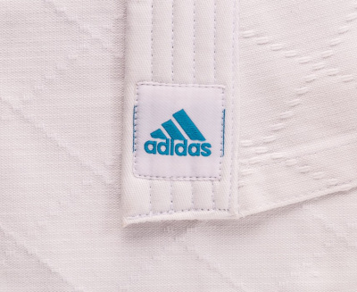 Кимоно для дзюдо с поясом Adidas Club белое с голубыми полосками J350-BELT
