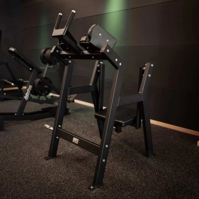 Gymleco 072 Подъем ног на свободных весах | Premium Fitness
