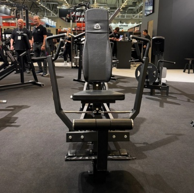 Gymleco 021 Горизонтальный жим сидя на свободных весах для груди | Premium Fitness
