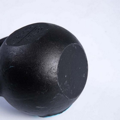 Чугунная гиря 28 кг Live Pro Solid Cast Iron Kettlebell LP8041-28 черный\синий