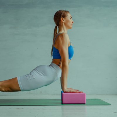 Блок для йоги 23x15x10см Inex Yoga Block EVA 4" YGBK-BL137 голубой с рисунком