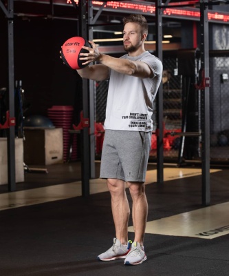 Медбол высокой плотности 5 кг Star Fit GB-702 красный