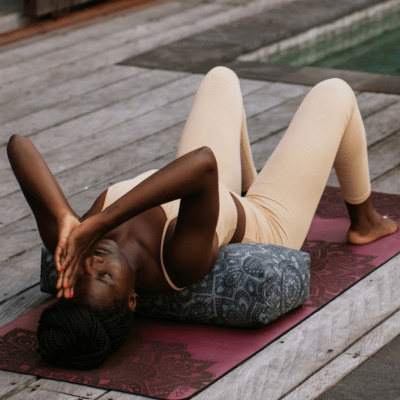 Валик для йоги13х25х61 см, овальный YOGA DESIGN LAB Bolster ZABUTON угольная мандала