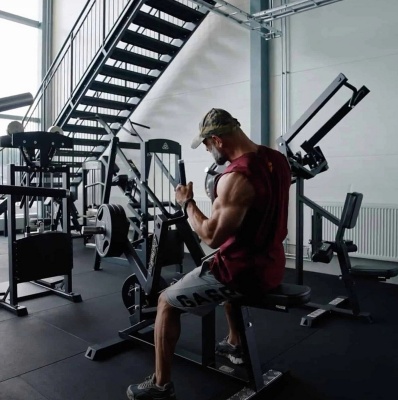 Gymleco 010 Горизонтальная тяга на свободных весах с нижним креплением рычагов | Premium Fitness