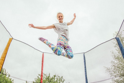 Батут d183см, с ограждением Sundays Fitness Acrobat 414348 разноцветный