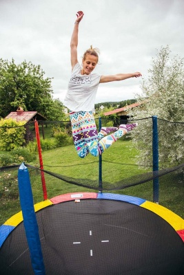 Батут Sundays Fitness Acrobat-D312 с сеткой 414406 разноцветный